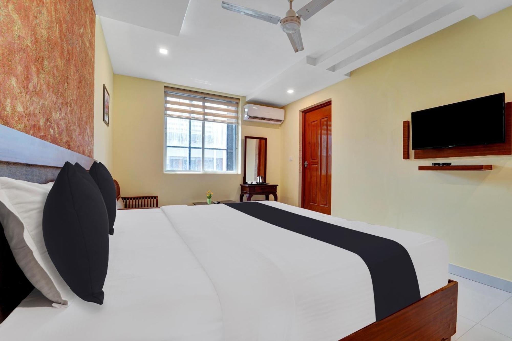 Super Townhouse Ernakulam North Hotel Kochi Exterior photo